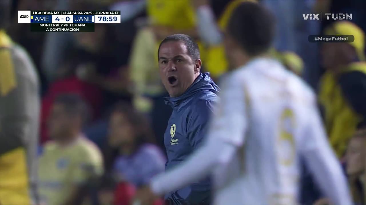 “Hijo de p…”: Jardine explota con el árbitro tras gol de Diego Valdés anulado