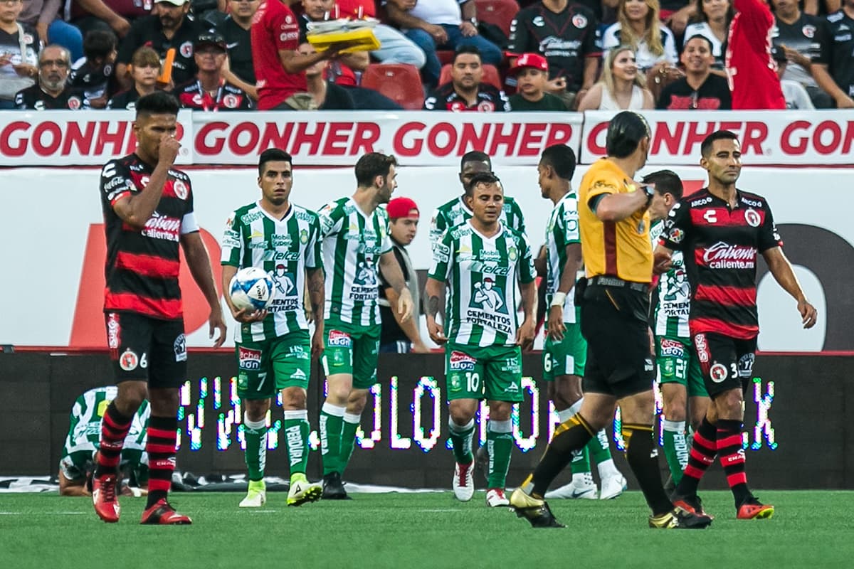 La superioridad numérica fue aprovechada en los primeros minutos del segundo tiempo por parte de los jugadores del equipo 'felino'.