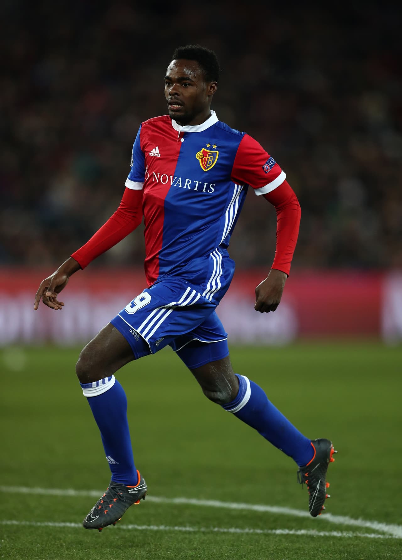 El mediocampista Dimitri Oberlin, del Basilea, ha sido puesto en el radar de la Juventus y Napoli, los equipos que luchan por el 'scudetto'.