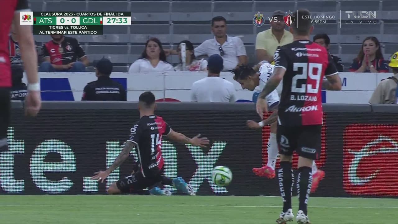 La razón por la que hubo penal para Chivas y no para Atlas
