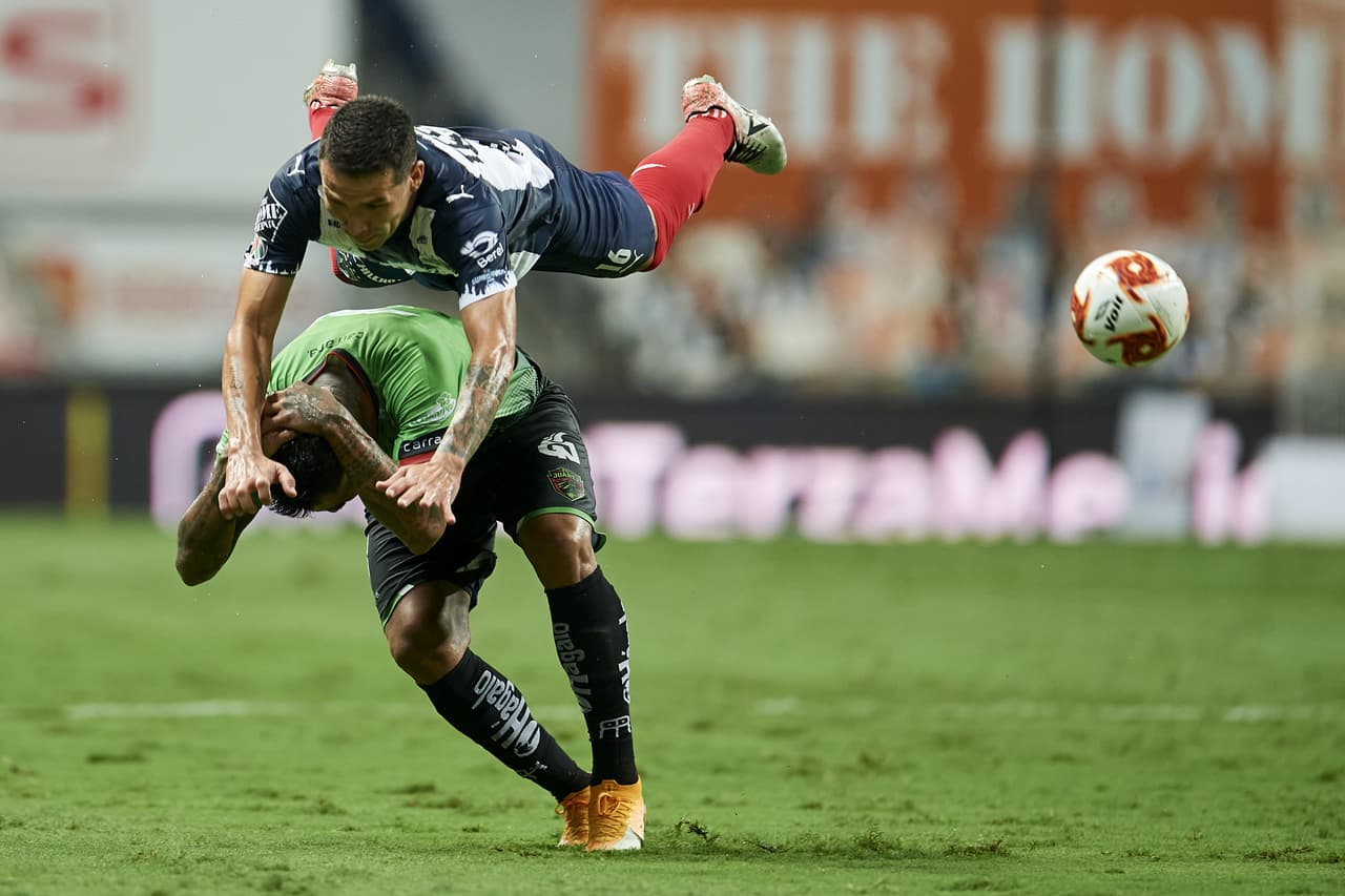 Con doblete de Aké Loba, los Rayados consiguen adueñarse de los puntos en casa.