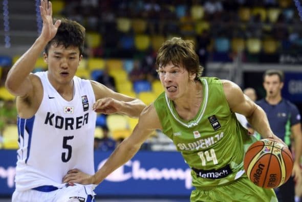 Corea del Sur quiso resucitar de las cenizas para no descolgarse tras canasta de Cho (63-73), pero Goran Dragic -máximo anotador del partido con 22 puntos y cuatro asistencias- y Blazic sentenciaron en la práctica un encuentro que refuerza el liderato esloveno en el grupo D mundialista (65-82).