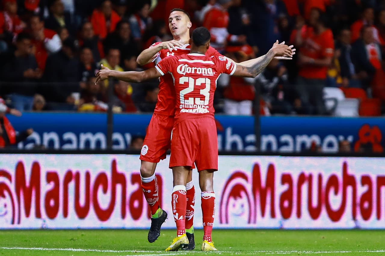 Fernando Tobio marcó el empate al 24' y Toluca se volcó al frente.
