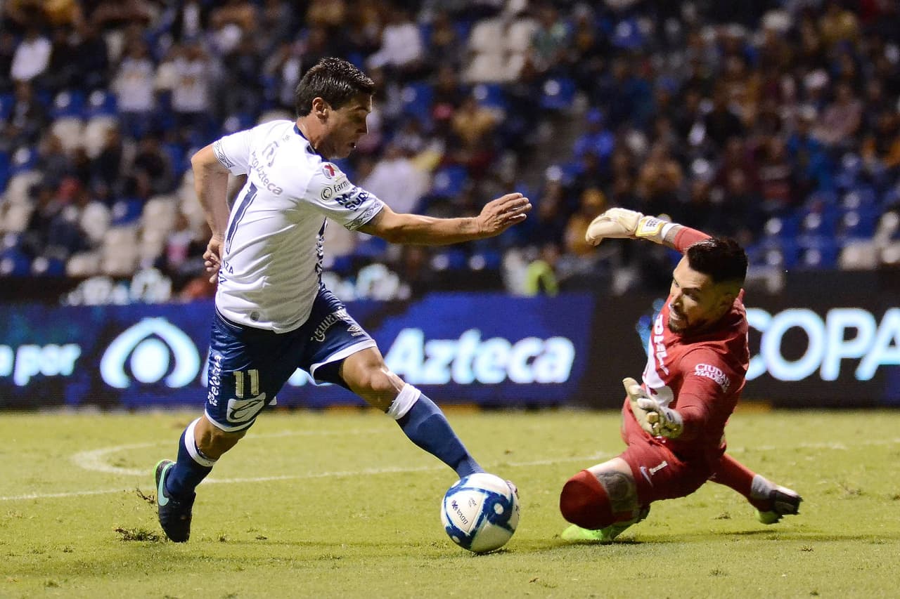 El Puebla se adelantó al minuto 60 con gol de Jorge Zarate, Pumas logró el tanto del empate al minuto 85 tras un gran disparo de Juan Iturbe.