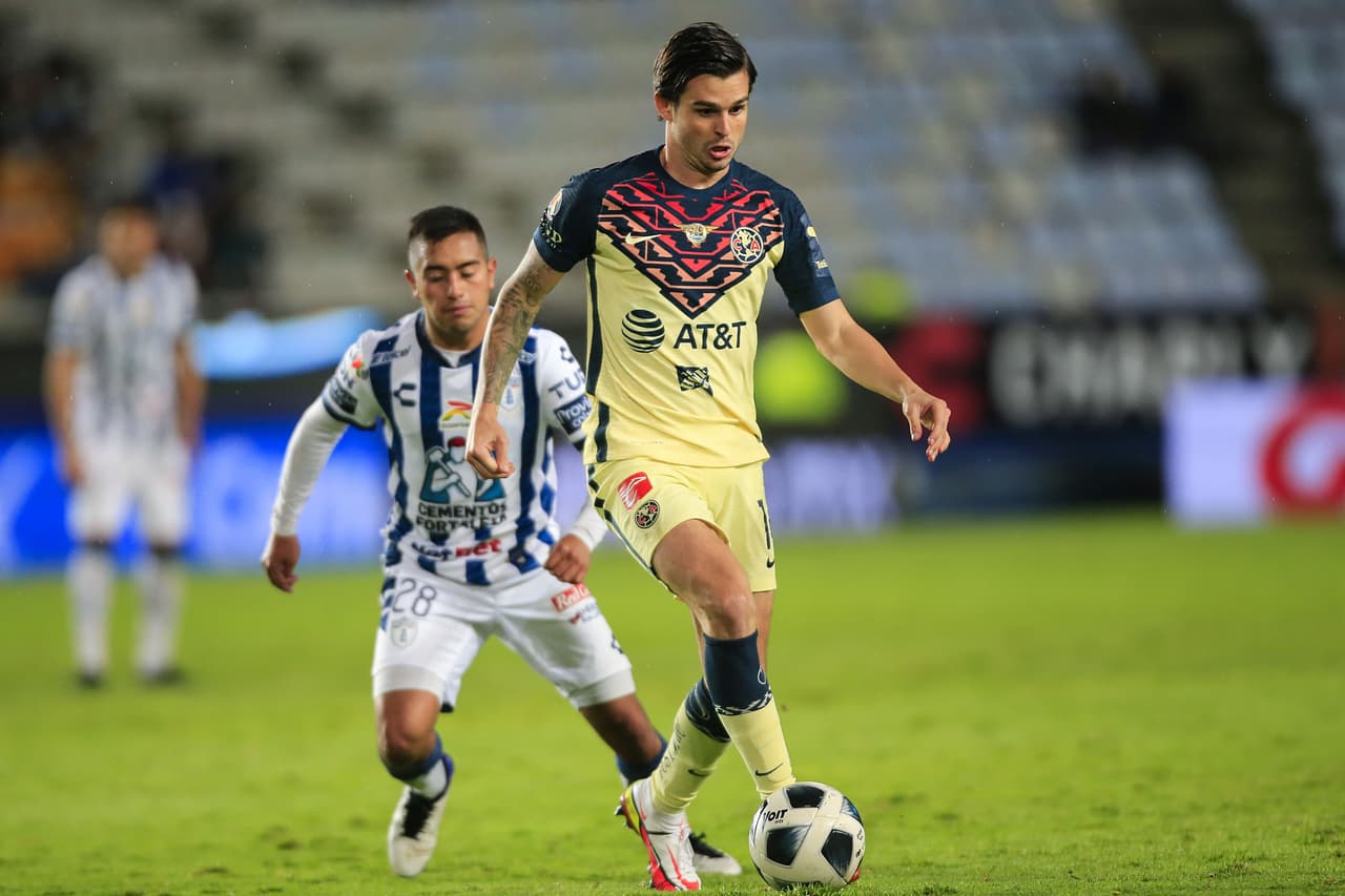 Pachuca no logra aguantar la ventaja y los Tuzos y las Águilas empatan 1-1 en el Estadio Miguel Hidalgo.