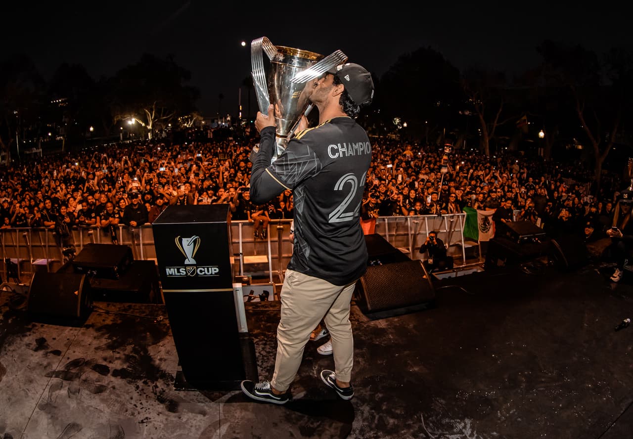 'Cracklitos' ofrendó el título a su público.