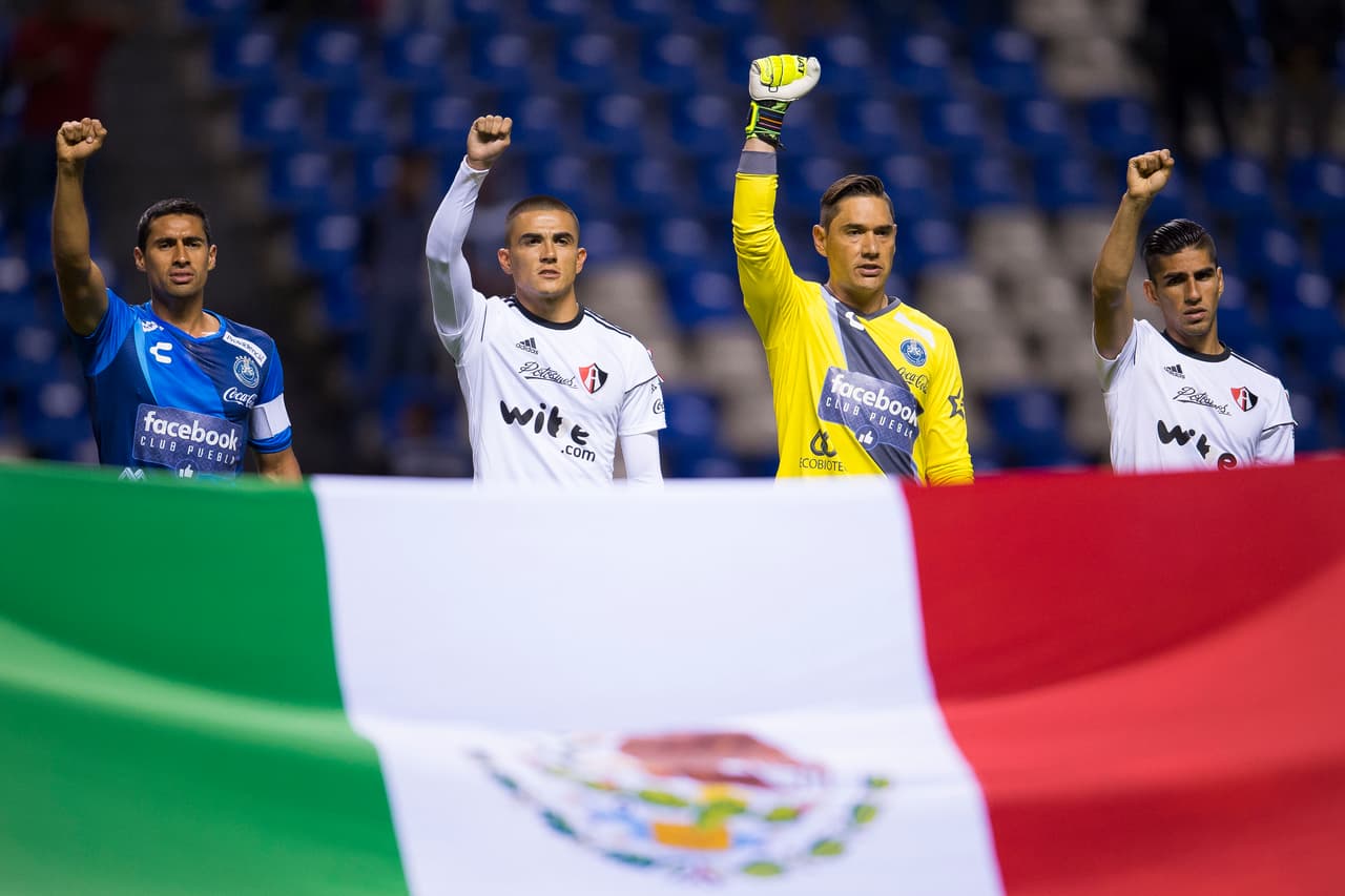 El fútbol está de vuelta, pero lograr que México se recupere de la tragedia vivida es la única prioridad.