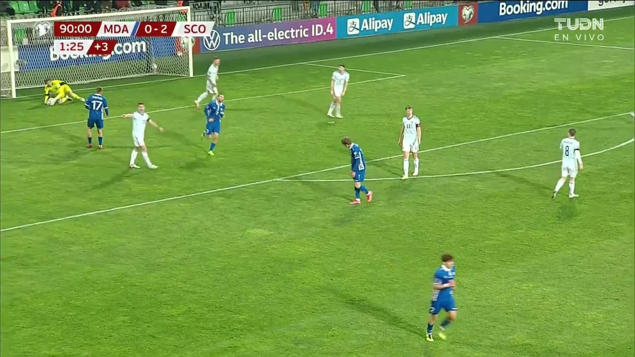 ¡TIRO ATAJADO! disparo por Marius Iosipoi.