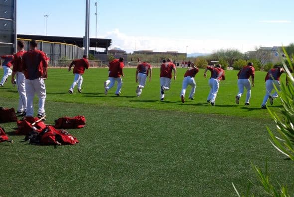 "Detrás" de los entrenamientos de primavera de la MLB, los atléticos jugadores de las grandes ligas muestran todo su talento... y mucho más que eso. Aparte de ejercitarse y compartir con sus seguidores, los beisbolistas lucieron sus atributos de espalda especialmente para las fans.
