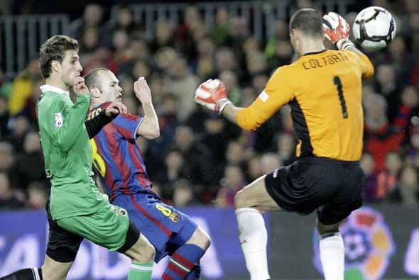 Siete minutos tardó el Barça en ponerse adelante, gracias a este gol de Iniesta a pase de Márquez.