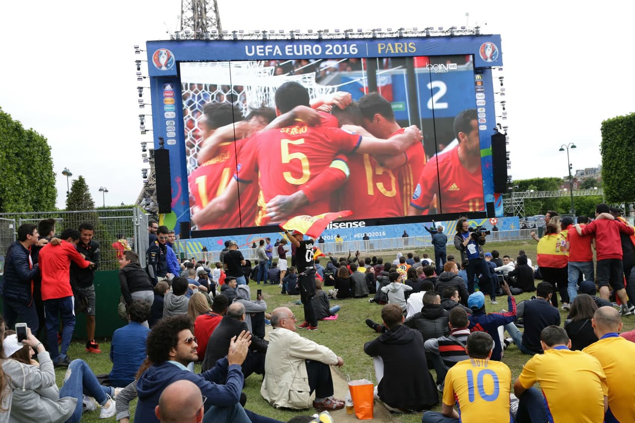 Zonas de fanáticos de la Eurocopa guardarán un minuto de silencio por Orlando