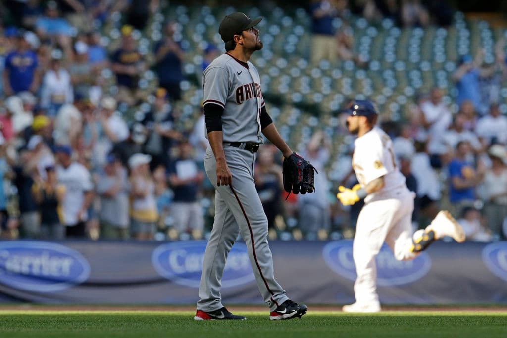 Se escapa salvamento a Joakim Soria y pierde
