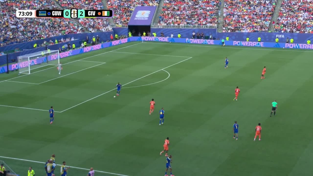 ¡TIRO ATAJADO! disparo por Tahith Chong.