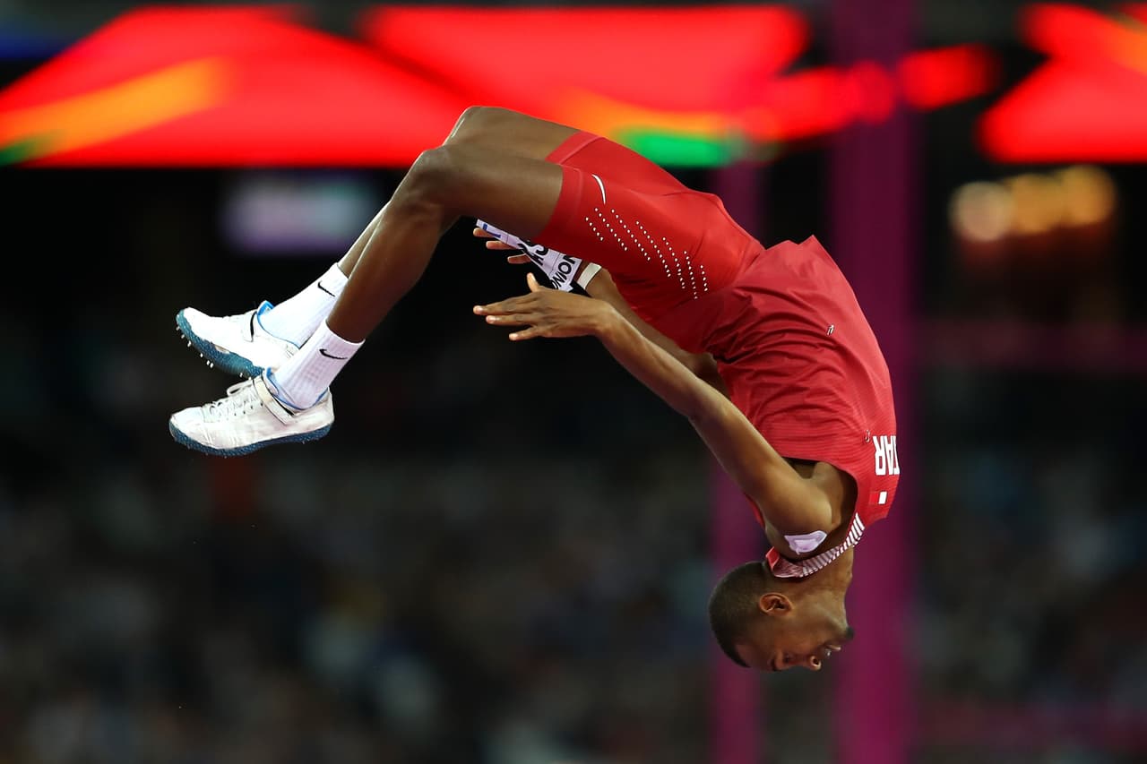 ¿Es de goma? Mutaz Essa Barshim, el campeón del salto alto masculino.