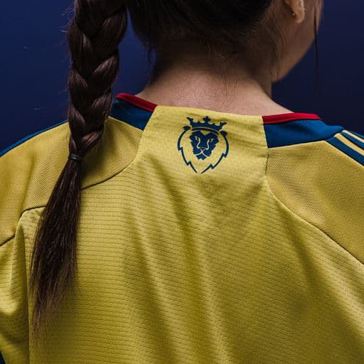 En esta player hay varios detalles interesantes, como el gráfico que aparece en la parte posterior del cuello.