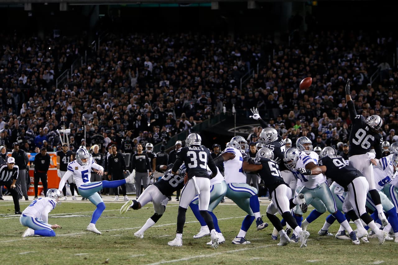 Dan Bailey fue pieza clave en la victoria de los Cowboys. El pateador acertó par de goles de campo y par de puntos extra para aportar 8 puntos para su equipo.