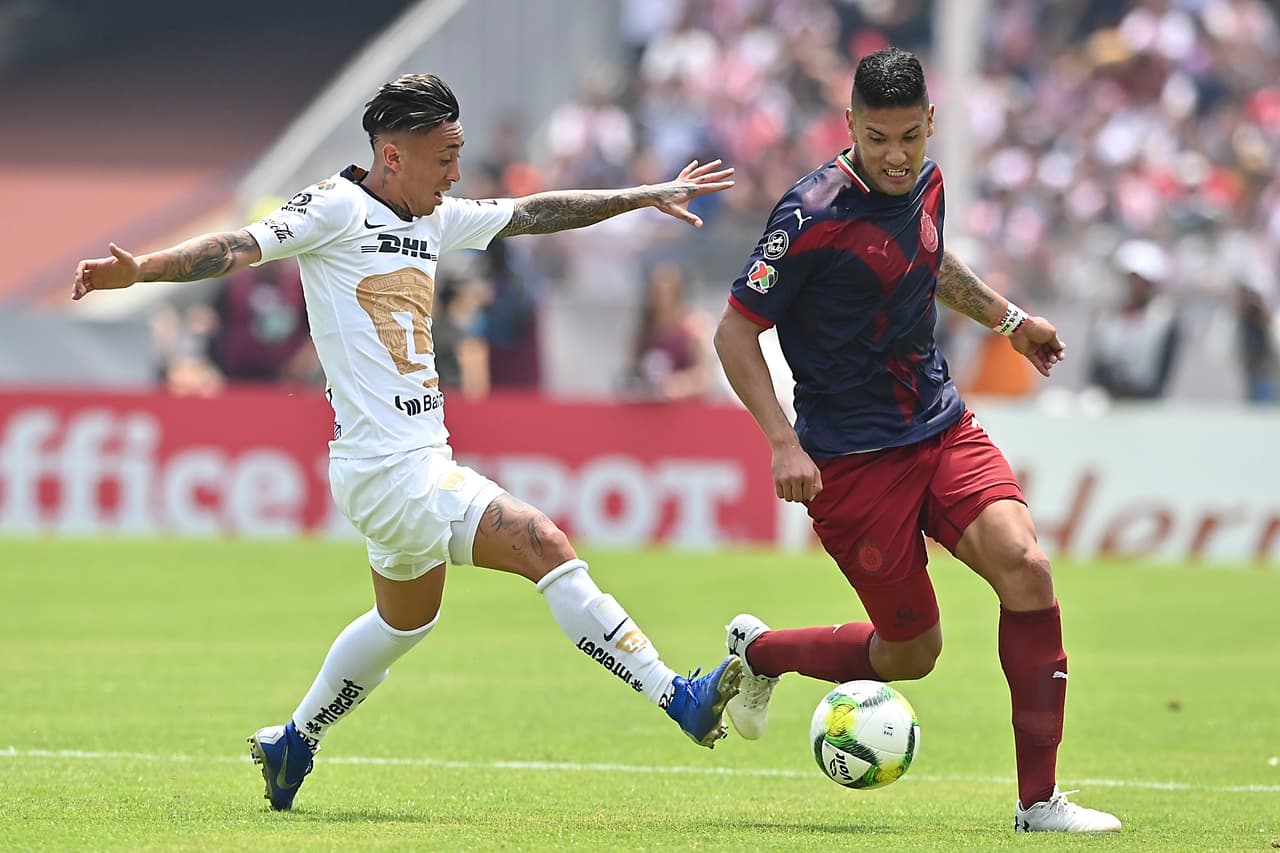 El juego marcó el debut del defensa proveniente de la MLS, Tony Alfaro (derecha) con la playera del Rebaño.