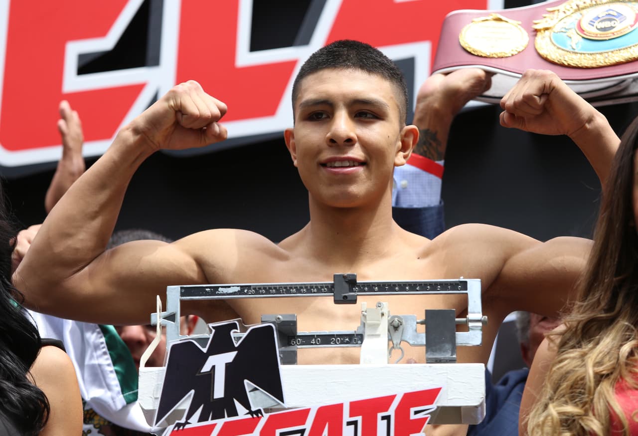 El mexicano Jaime Munguía defenderá la corona superwélter de la OMB este domingo ante el irlandés Dennis Hogan en la Arena Monterrey.