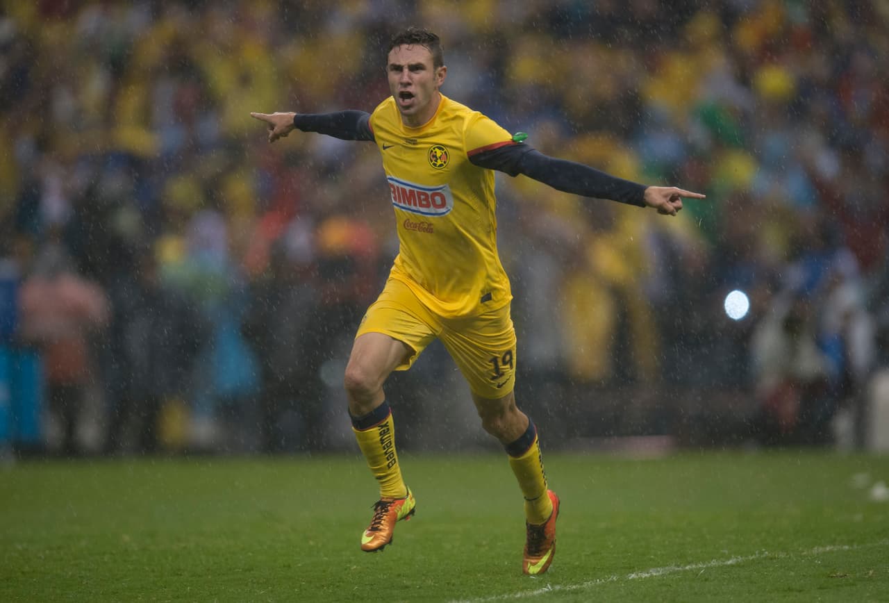 Pero, con el arribo de Miguel Herrera al timonel azulcrema, Layún se sacudió las burlas y los memes y se consolidó campeón del balompié azteca.