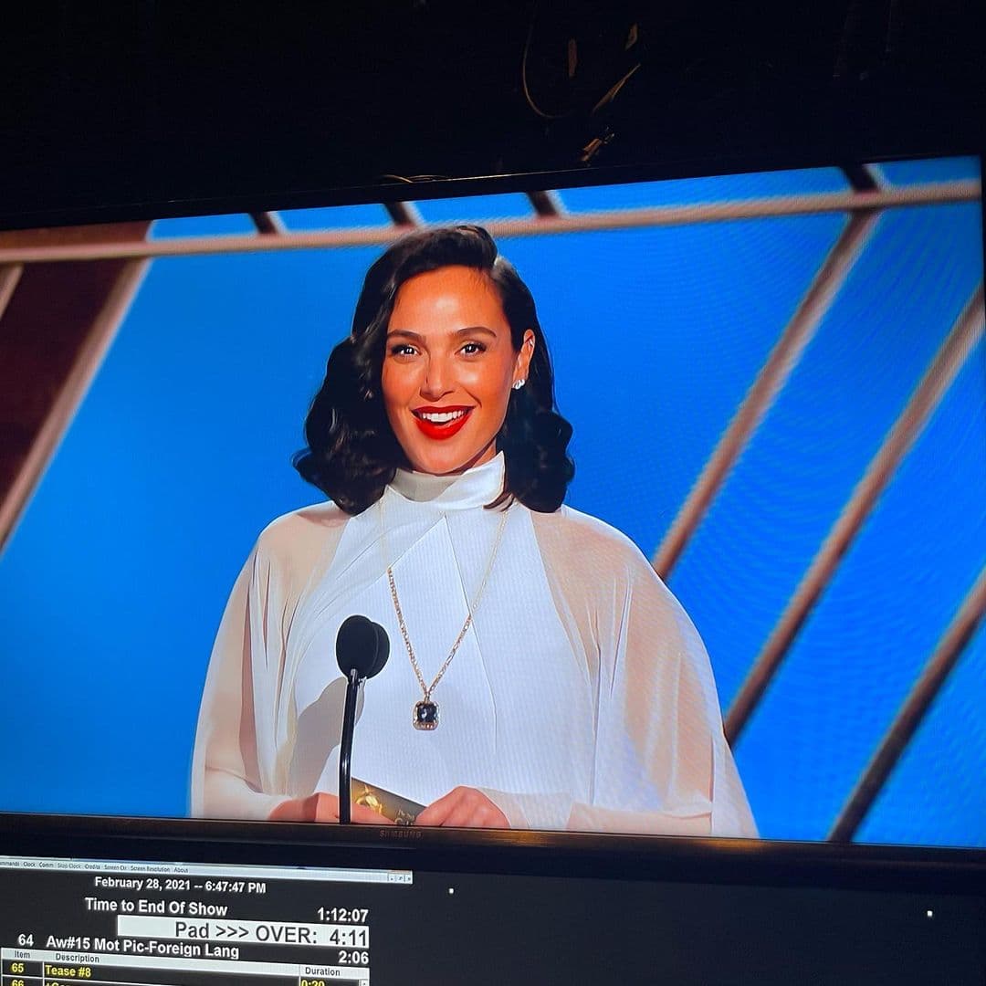 Gadot robó todos los focos durante su paso en la alfombra roja.