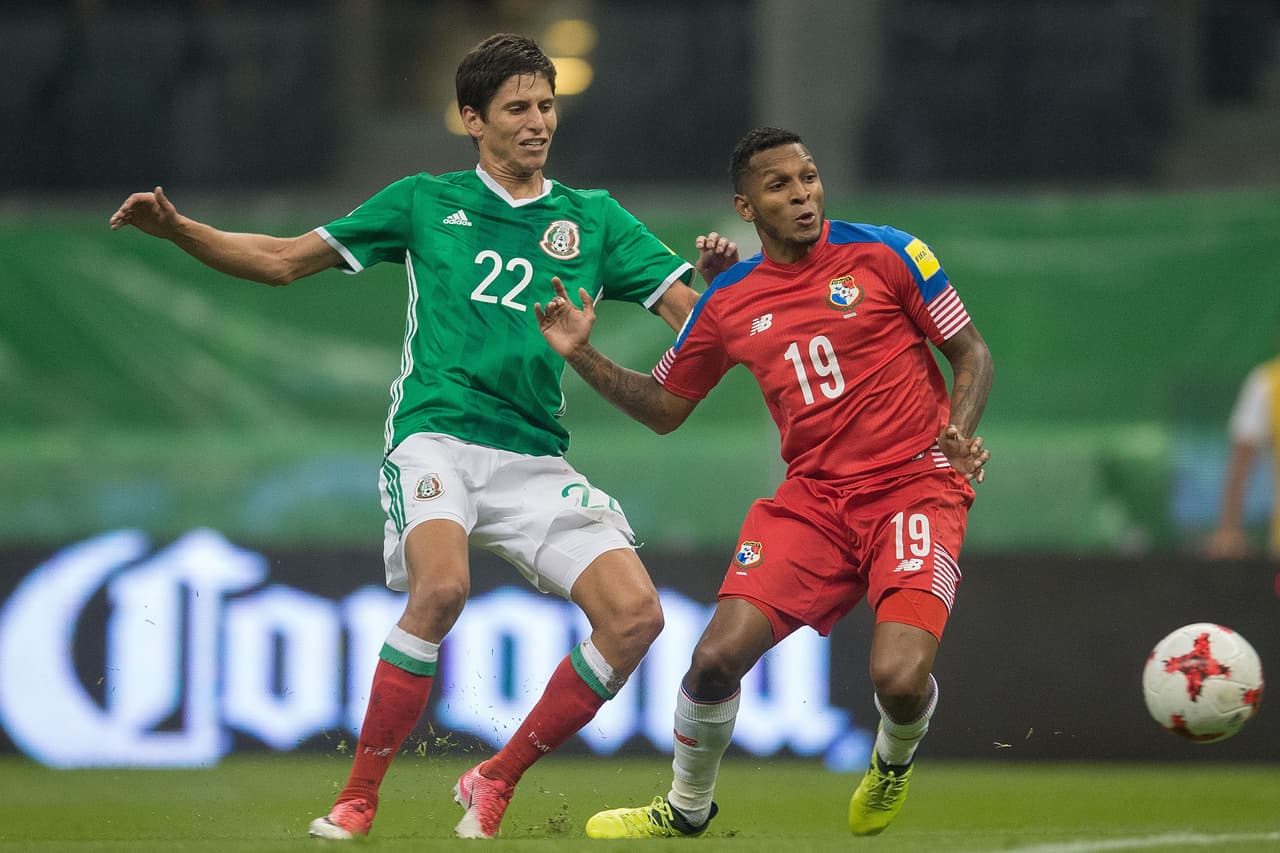 Jurgen Damm: El jugador de Tigres aprovechó su velocidad para poner en aprietos a sus rivales, lamentablemente el terreno de juego no permitió que se mostrara más en el campo por lo que tuvo que dejar su lugar a Lozano. Calificación 8.