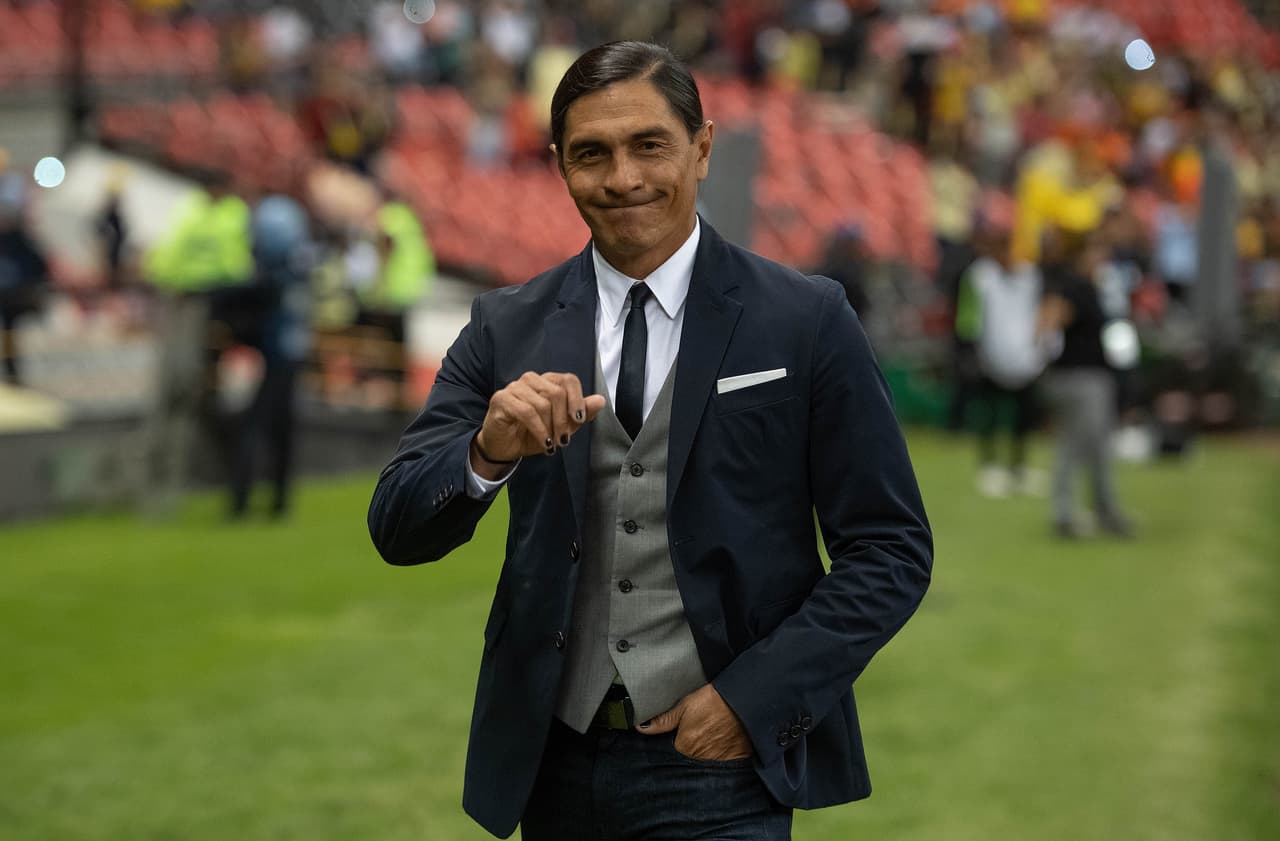 Palencia se preparó en Europa en diversos cursos de liderazgo, coaching, management y regresó a Lobos BUAP.