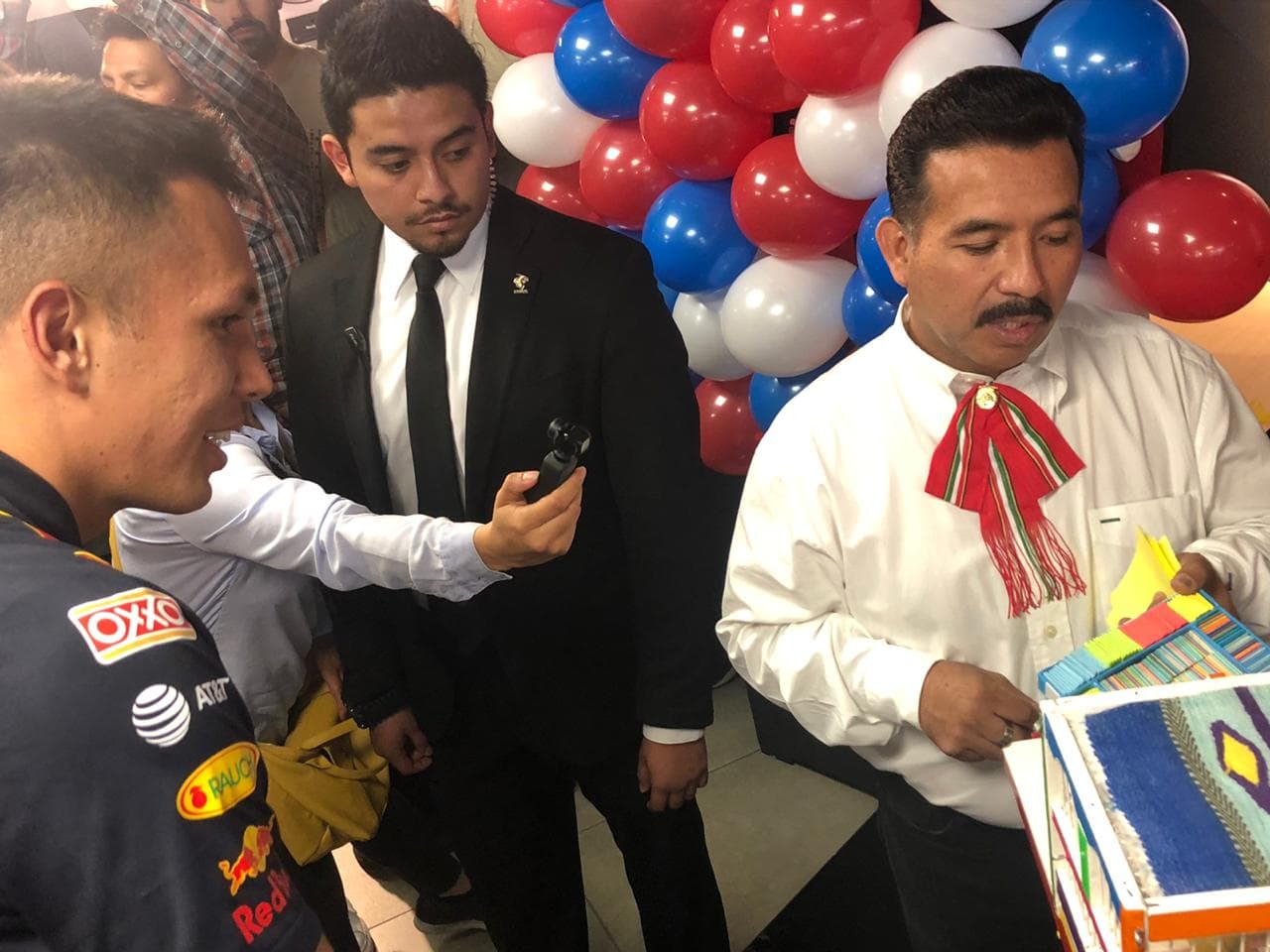 Previo al Gran Premio de México conocieron más del entretenimiento tradicional mexicano.