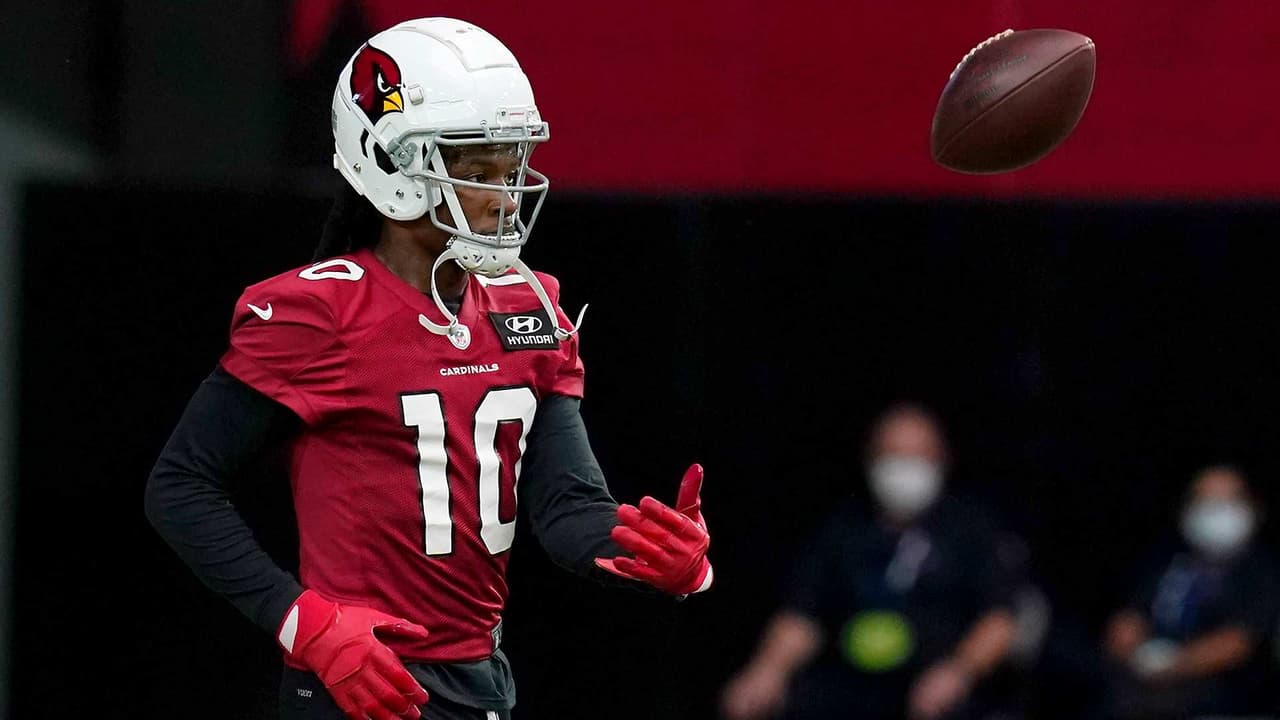 DeAndre Hopkins extiende contrato con Arizona hasta 2024