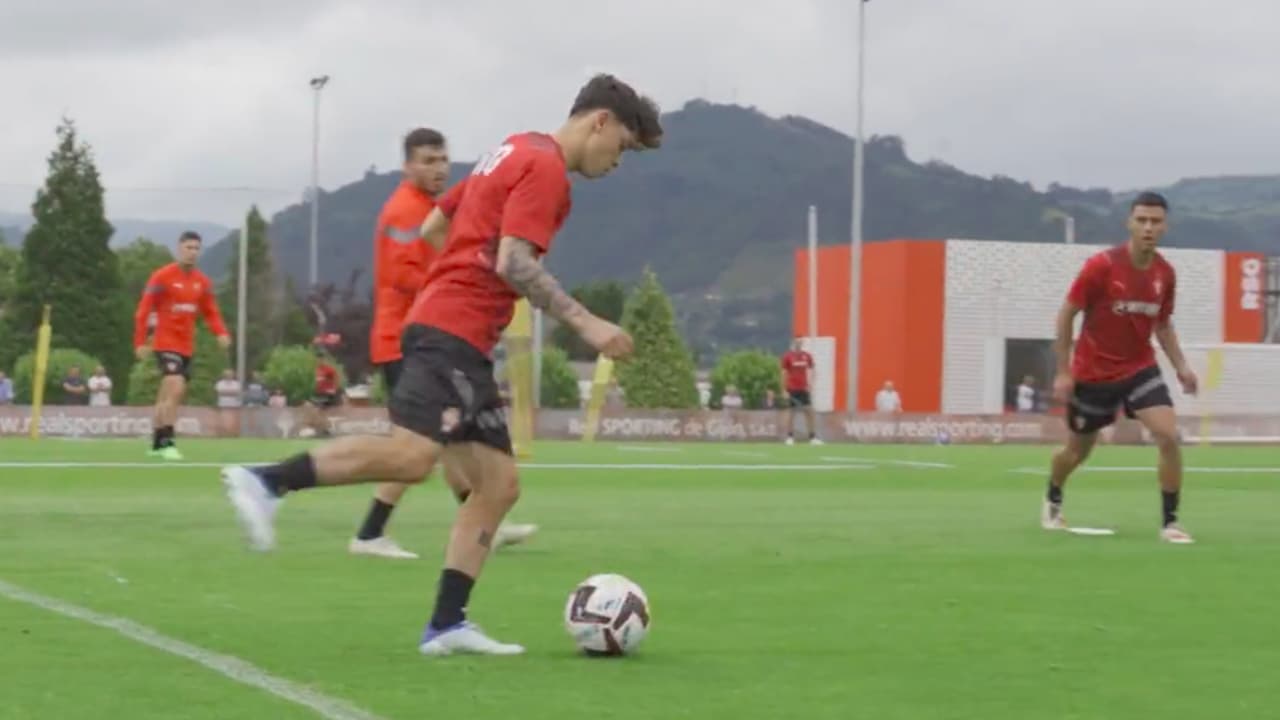 Jordan Carrillo ya entrena con Sporting Gijón
