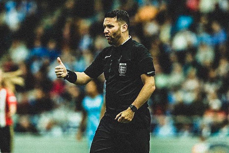 ¡Increible! Suspenden a un árbitro 21 días por olvidar su moneda para el volado 