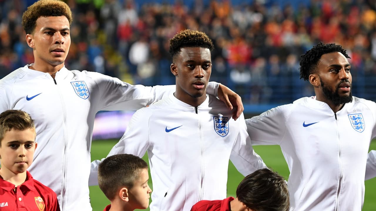 Hudson-Odoi sobre insultos racistas contra los ingleses: “Es inaceptable, pero somos fuertes”