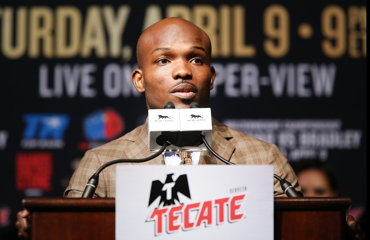 "Muchas personas han dicho que Manny necesita ganar esta pelea para su campaña política, eso es basura", Bradley.