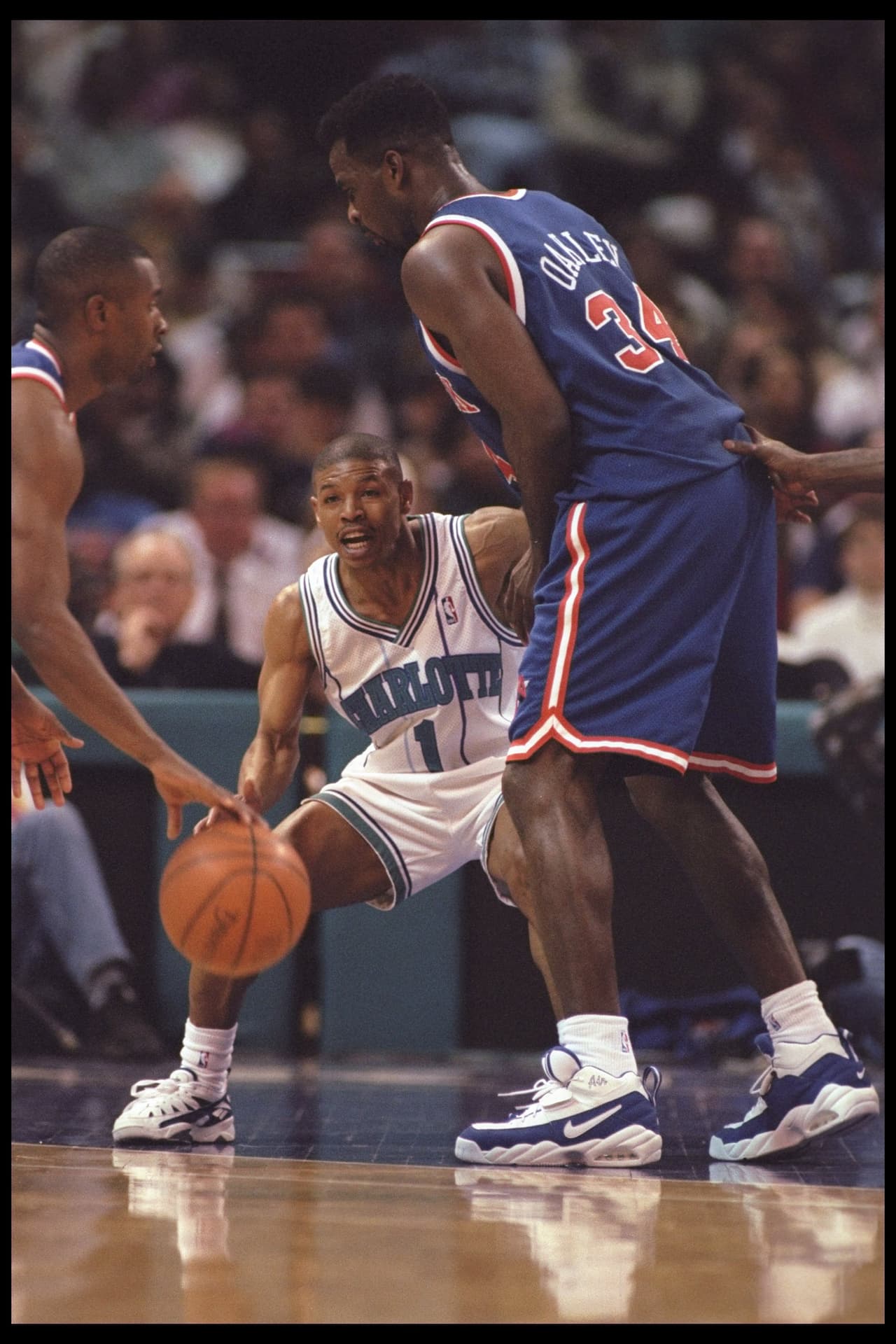 La agilidad de Muggsey fue una de las grandes cualidades que quisieron los extraterrestres tomar del jugador y la misma que lo convirtió en una figura en la NBA.