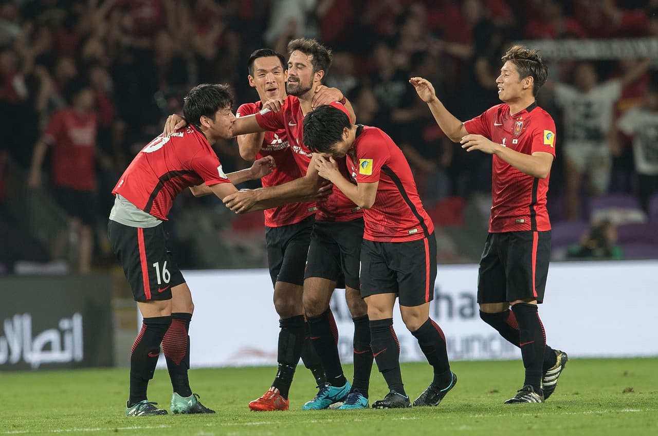 Celebración del Urawa Red Diamonds japonés, que con esta victoria se va del Mundial de Clubes con el quinto lugar y dejó en claro las debilidades del Wydad Casablanca, que puso en líos a Pachuca.