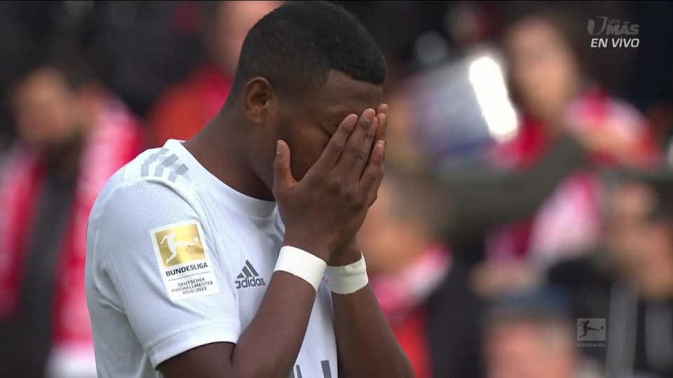 Arranca el partido y la pelota está en juego.