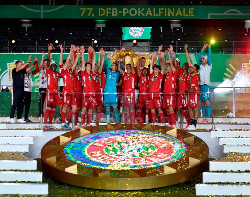 Los bávaros despacharon 4-2 a los de Leverkusen, consiguieron su vigésimo título de Copa y así festejaron su doblete en el futbol alemán.