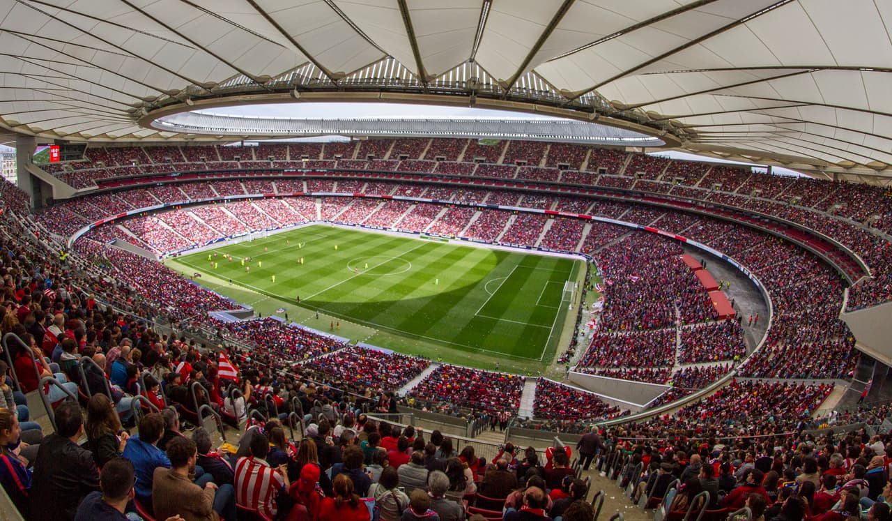 El estadio Wanda Metropolitano recibió a los dos mejores equipos de la Primera División del Fútbol Femenino de España, todo un clásico.