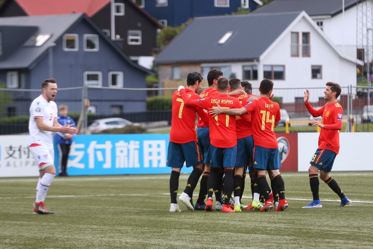 Un autogol del defensa Teitur Gestsson se convirtió en el 3-0 de Espana cuando el reloj apenas marcaba 33 minutos.