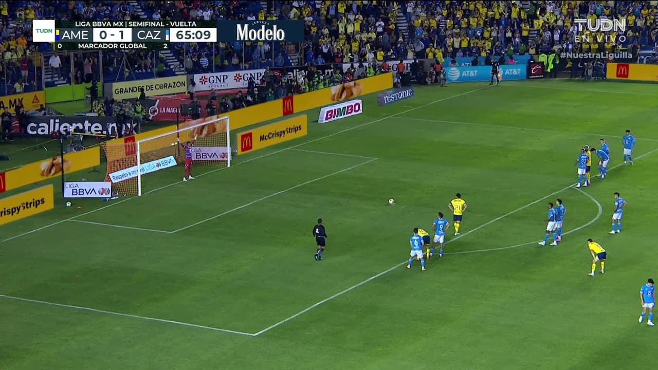 ¡GOOOL! Henry Martín anota para América.