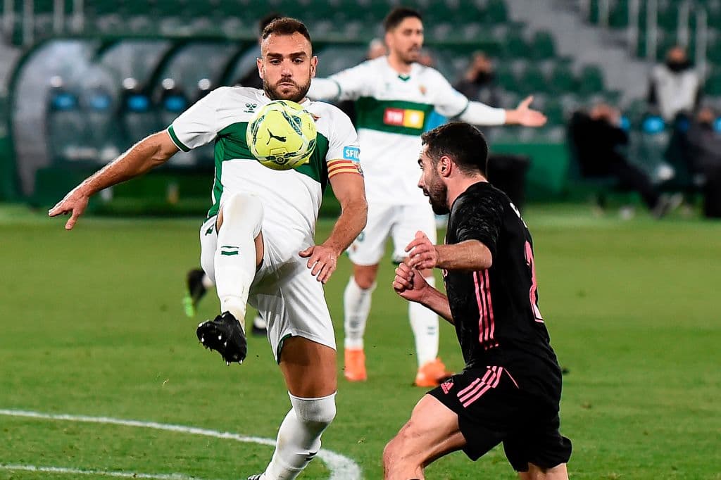 Real Madrid no puede con el Elche y cierran el año con empate 1-1. El primer gol cay´ó a favor del club 'merengue' por parte de Luka Modric, pero fue hasta el minuto 52 que, con un penal cobrado por Fidel Chaves, se igualó el marcador en la J16 de LaLiga.