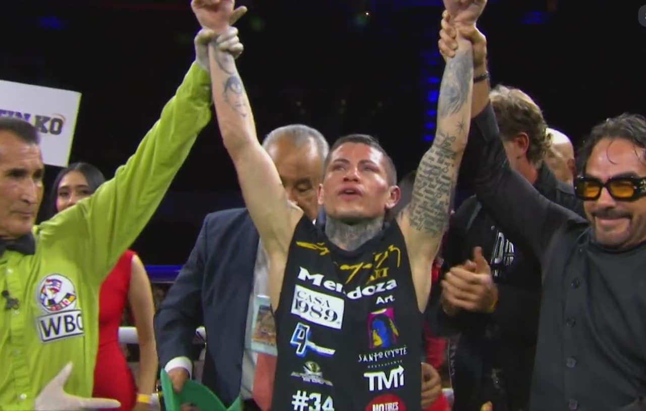 ¡Brutal! 'Pollo' López se impone a Rashib Martínez