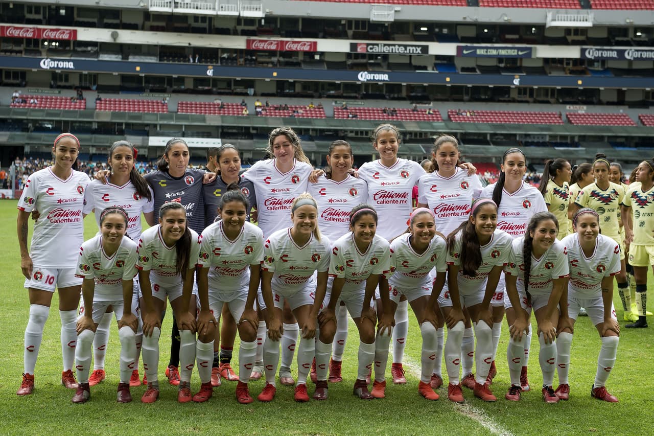 Las visitantes hicieron su aparición en el 'Coloso de Santa Úrsula' con este estas jugadoras.