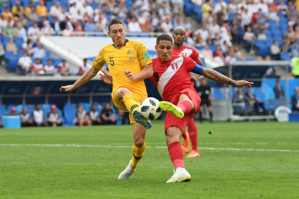 En apenas cinco minutos del segundo tiempo, Paolo Guerrero anotó el 2-0 de media vuelta que no pudo evitar la defensa australiana.