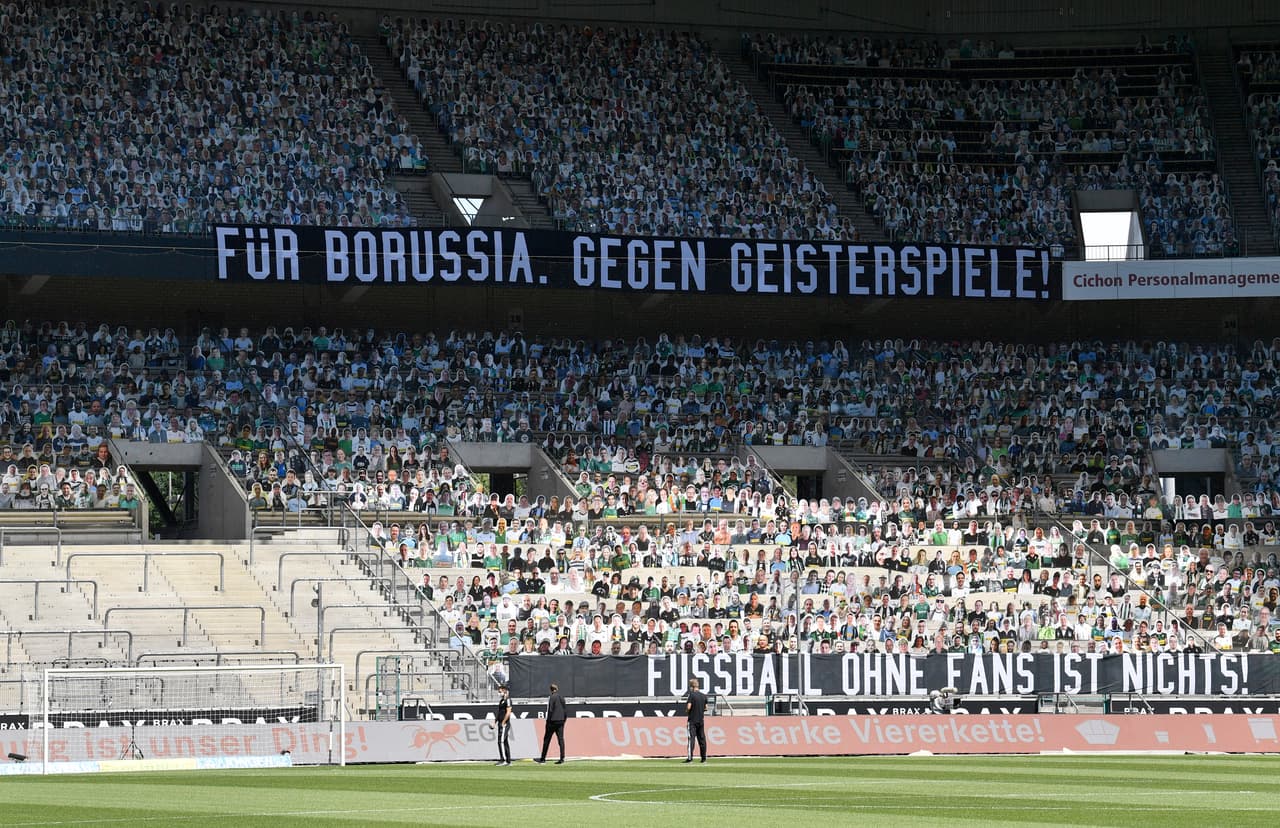 Por lo cual el Borussia Monchengladbach ideó una forma para que los jugadores sintieran el calor de los aficionados desde las gradas.