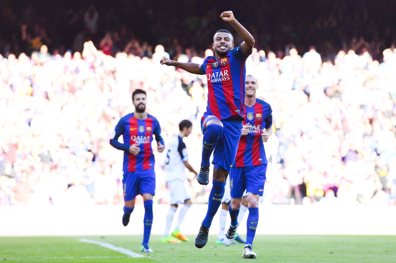 La explosión de Rafinha en campo se presentó de nuevo al minuto 36, con el segundo tanto que llenó de confianza a los locales y que armaba la fiesta en el Camp Nou.