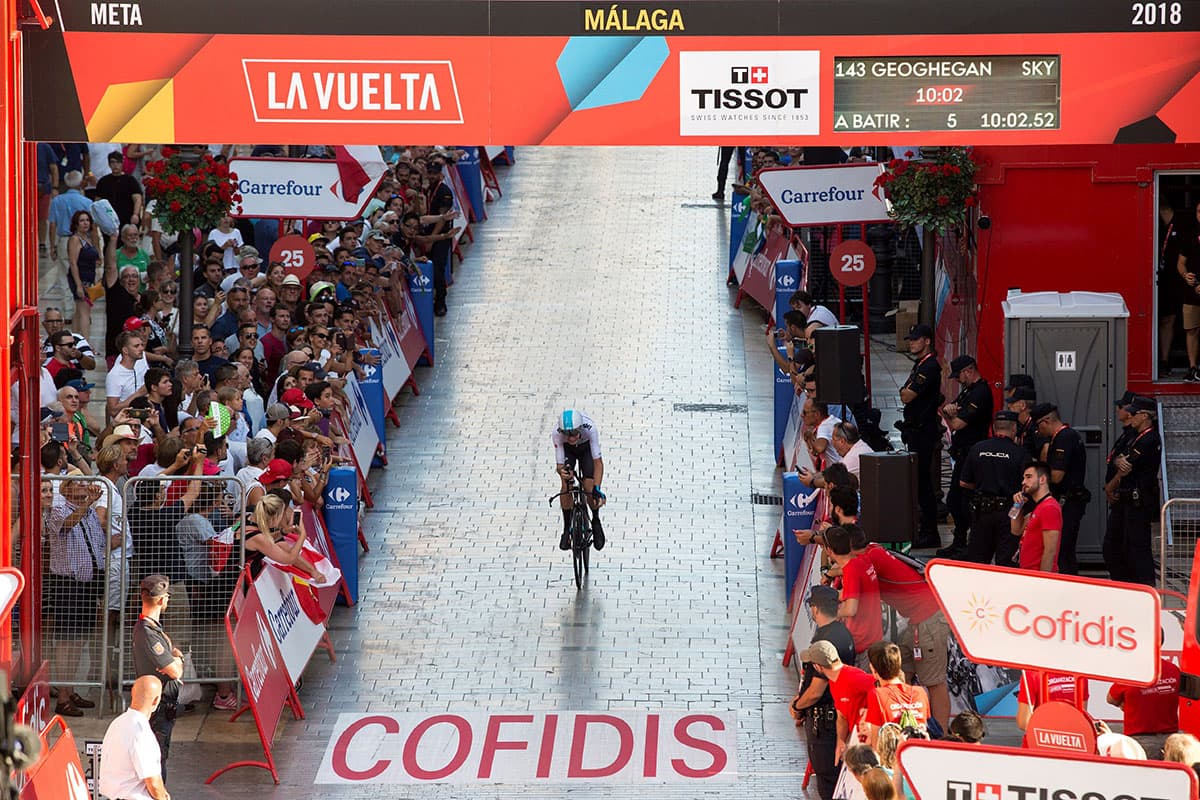 La zona de meta de la contrarreloj individual de este sábado estuvo ubicada en la calle Larios de la ciudad de Málaga.