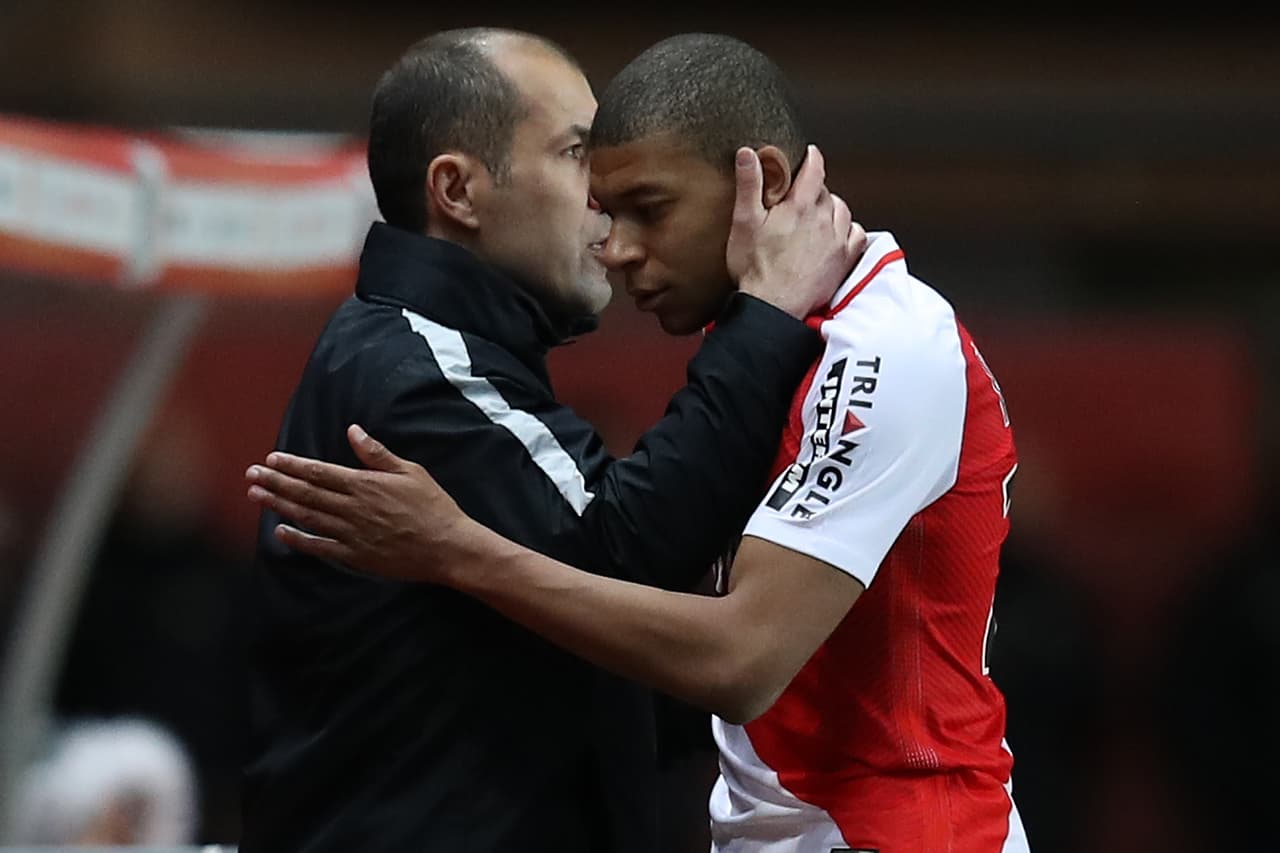 Su juventud no fue problema para ganarse la confianza de su técnico en Mónaco, el portugués Leonardo Jardim, que lo tuvo en buena parte alternando en la titular.