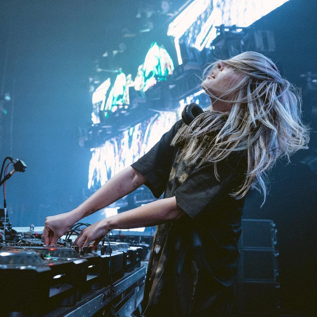 Llegó desde Australia para deleitarnos con su forma libre y un tanto sui géneris.