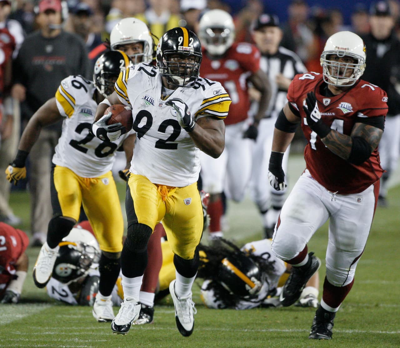 <b>5) XLIII (2008) Pittsburgh 27-23 Arizona:</b> Este juego nos remite de inmediato a pensar en la devolución de intercepción de 100 yardas del LB James Harrison. El MVP esa vez fue Santonio Holmes.