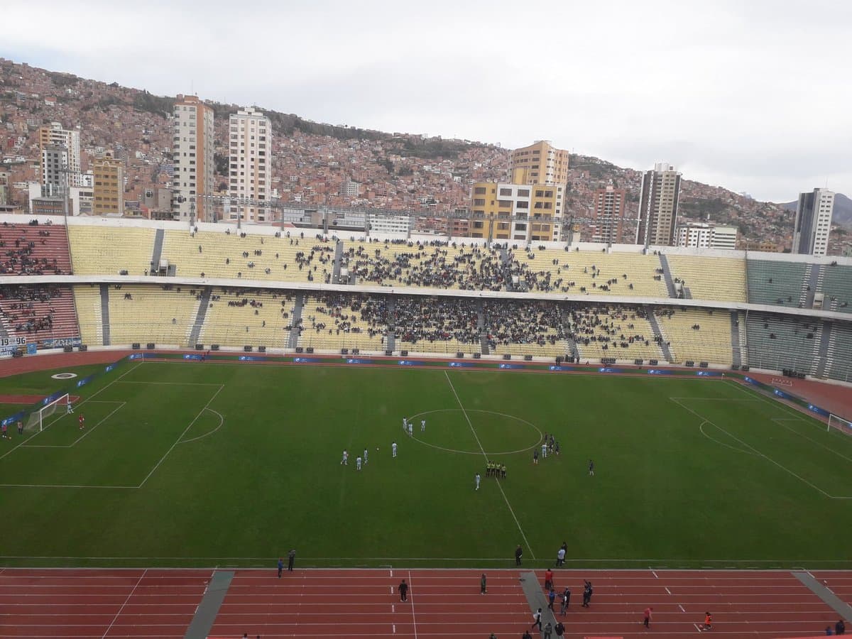 ¡Ridículo! Bolívar goleaba y Aurora decidió perder por reglamento